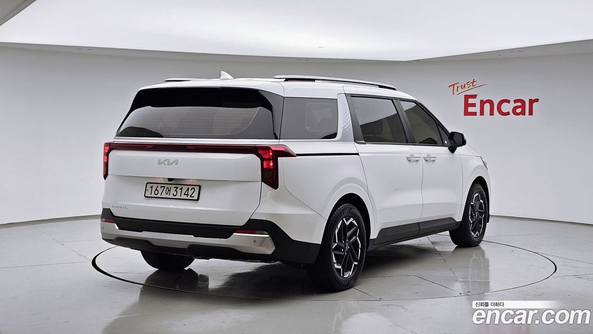 Kia Carnival 9-Seater Prestige, 2024