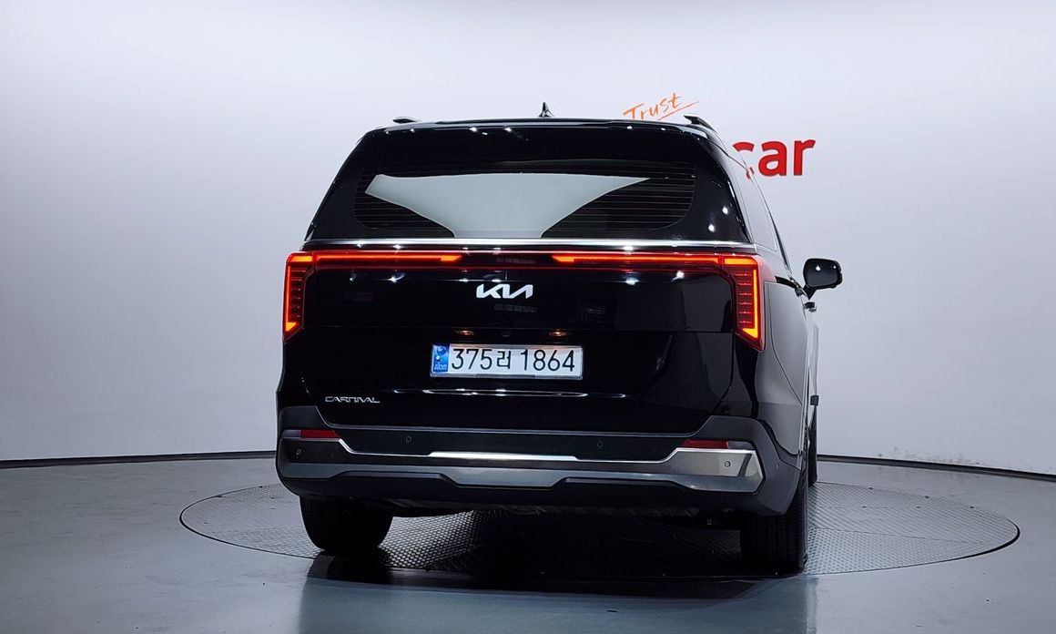 Kia Carnival 9-Seater Signature, 2025