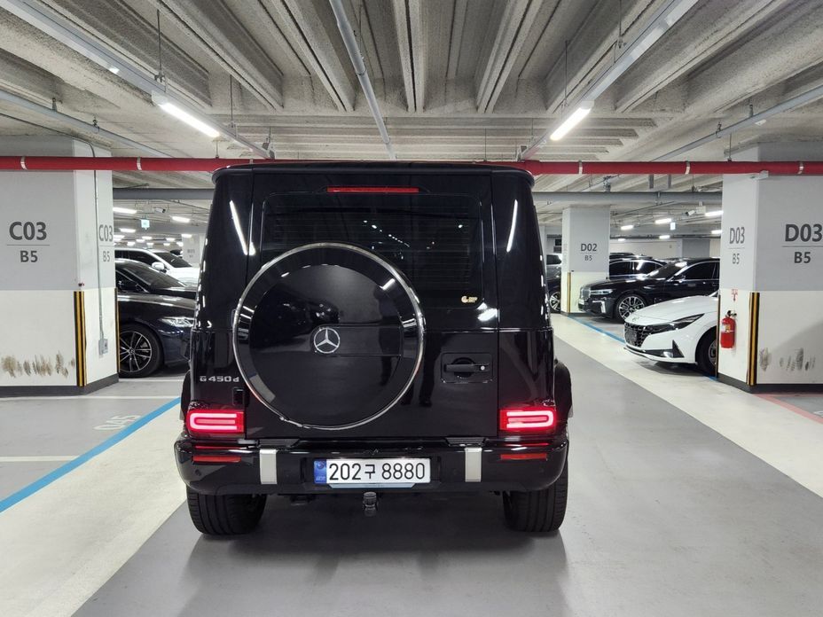 Mercedes-Benz G-Class G450d, 2025