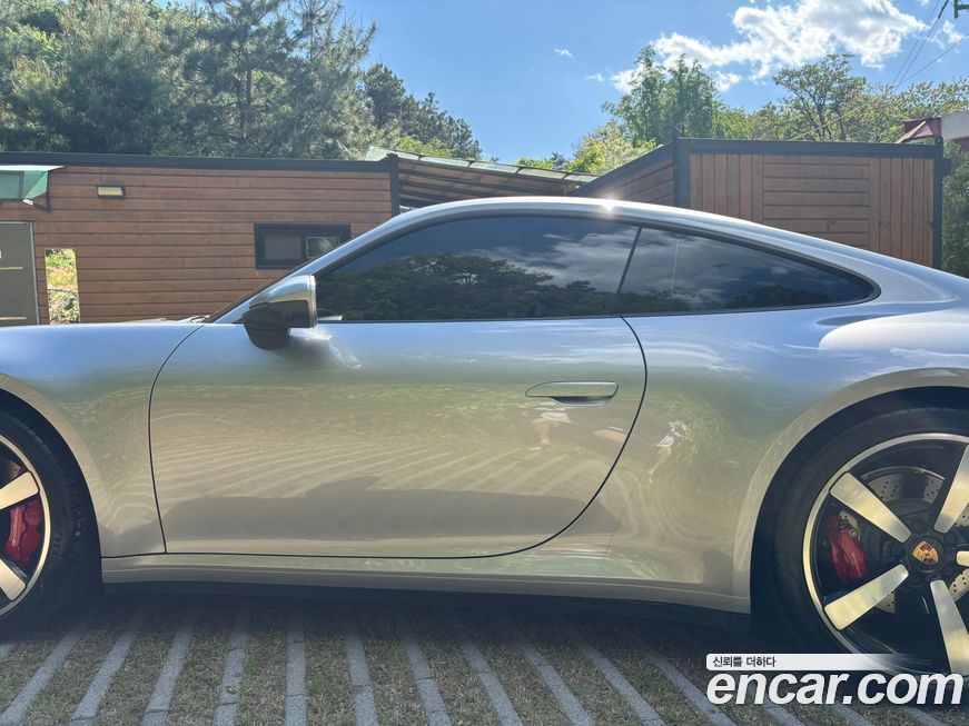 Porsche 911 Carrera 4S, 2021