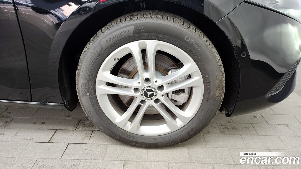 Mercedes-Benz A-Class A220 Hatchback, 2025