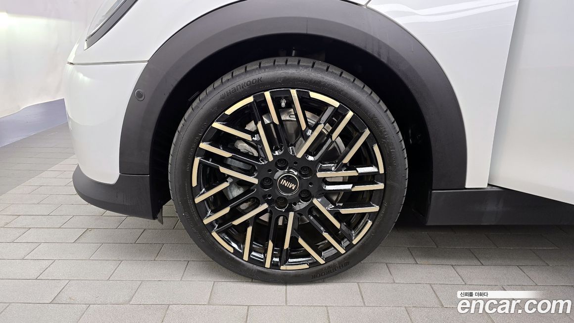 Mini Cooper Convertible Favoured, 2025