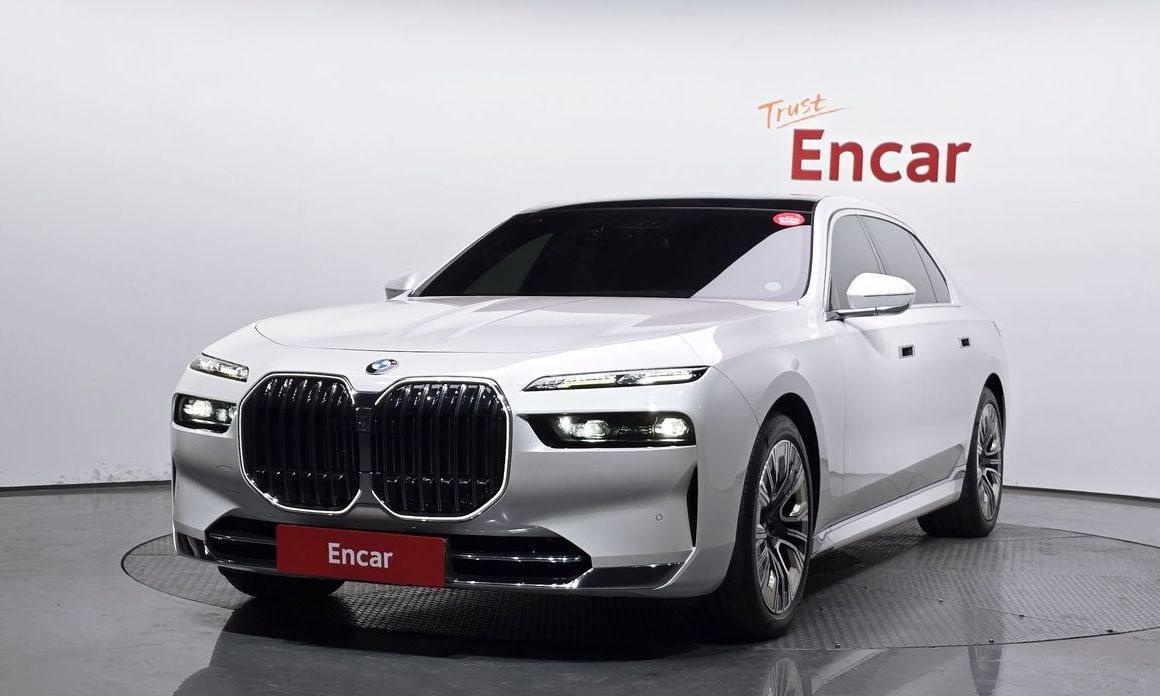 BMW 7-Series 740i sDrive Design Pure Excellence, 2023