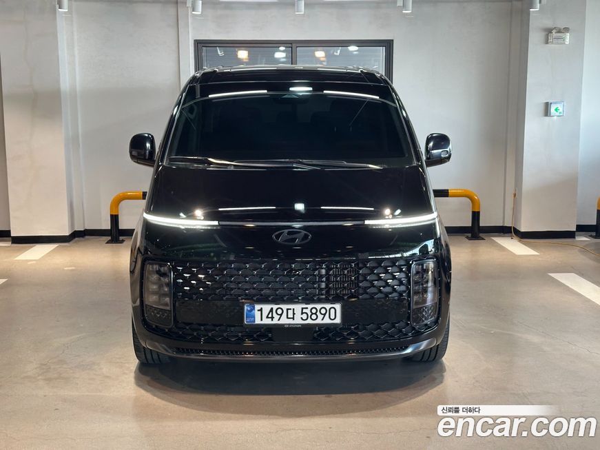 Hyundai Staria 4WD Lounge 7-Seater, 2025