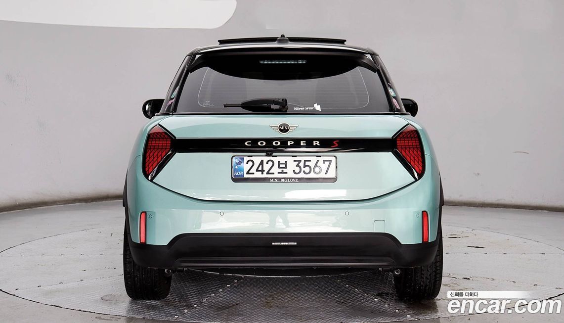 Mini Cooper 5 Door Favoured, 2025