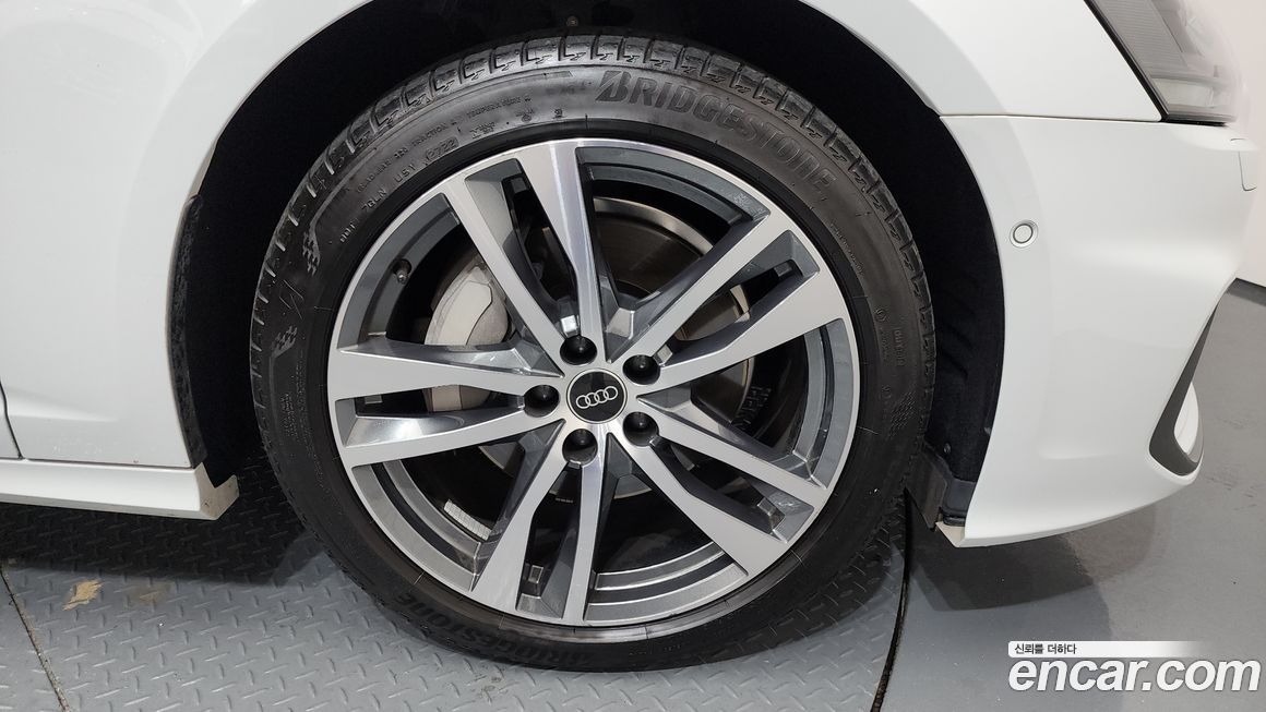 Audi A6 45 TFSI, 2023