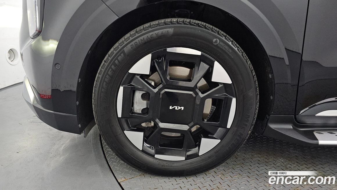Kia Carnival 9-Seater Hi Limousine, 2024