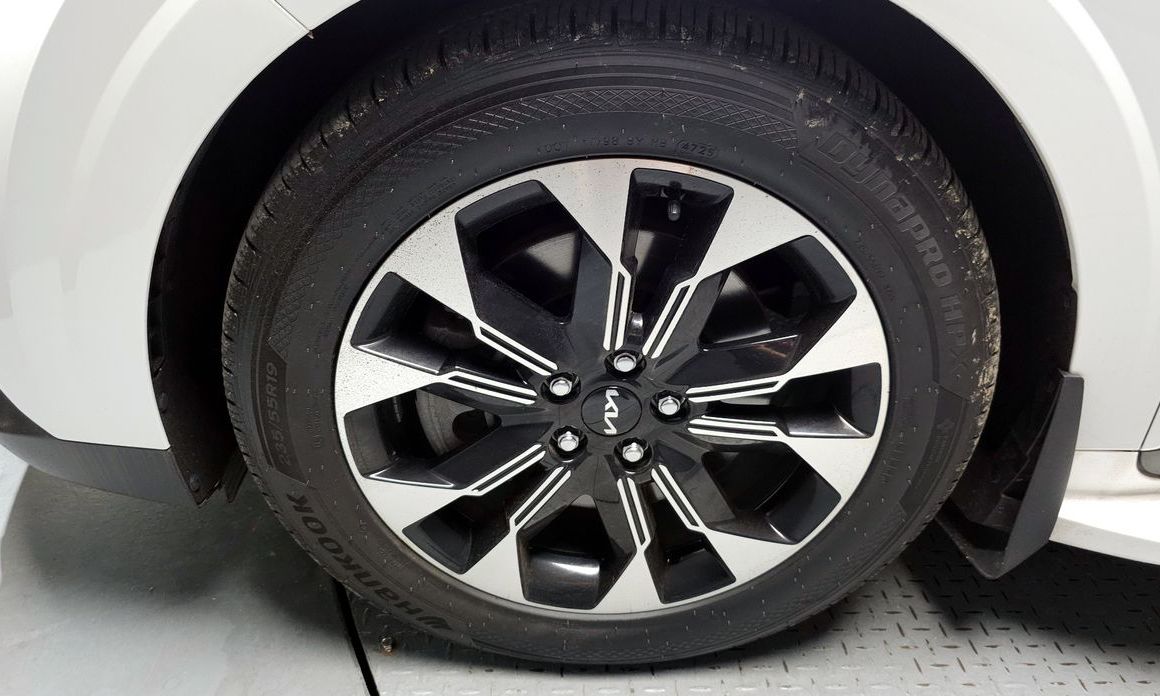 Kia Carnival 9-Seater Signature, 2023
