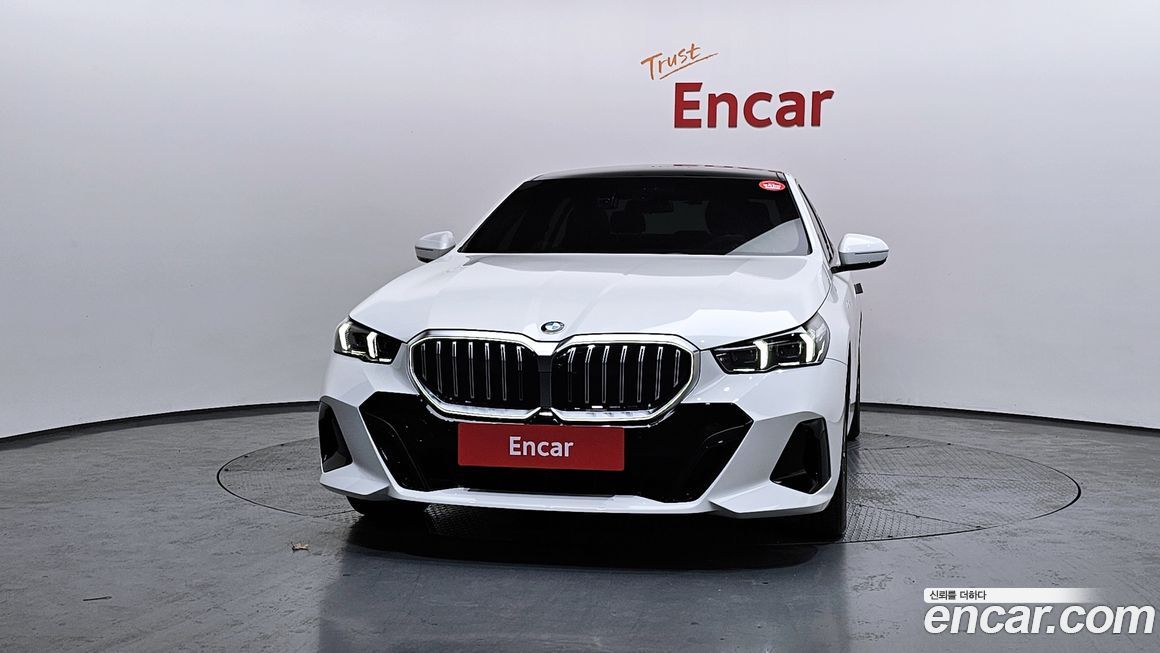 BMW 5-Series 520i M Sport, 2025
