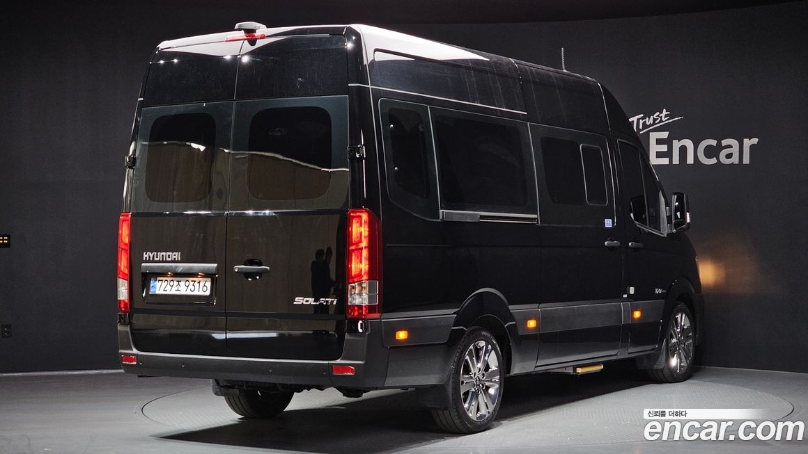 Hyundai Solati 15-seater, 2025