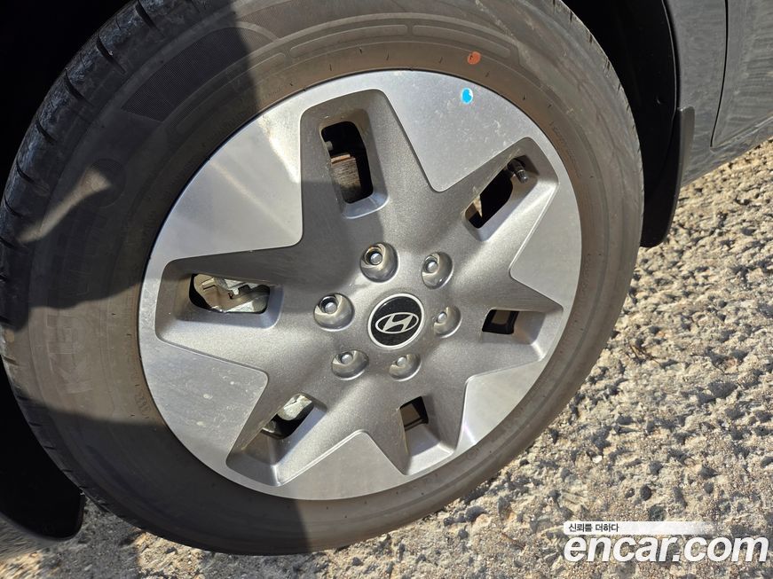 Hyundai Staria 4WD Tourer 9-Seater, 2025