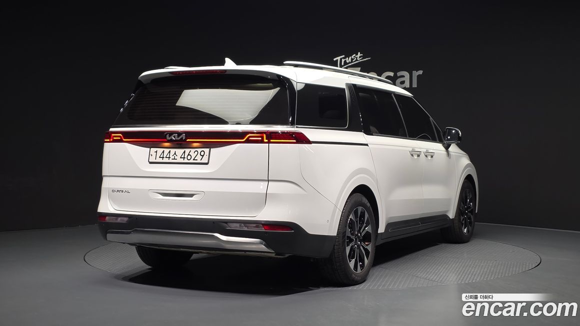 Kia Carnival 9-Seater Signature, 2023