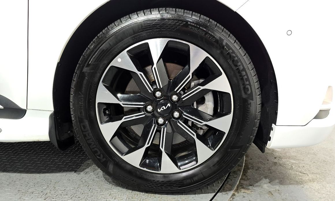 Kia Carnival 9-Seater Noblesse, 2023