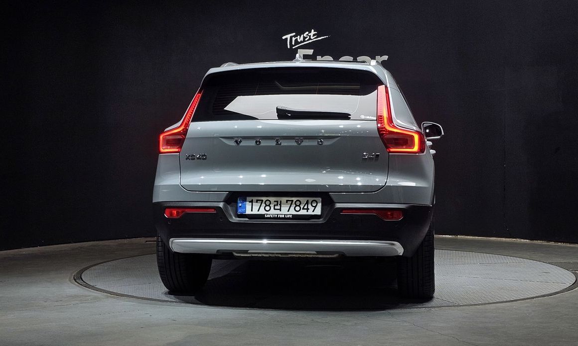 Volvo XC40 B4 Ultimate Bright, 2024