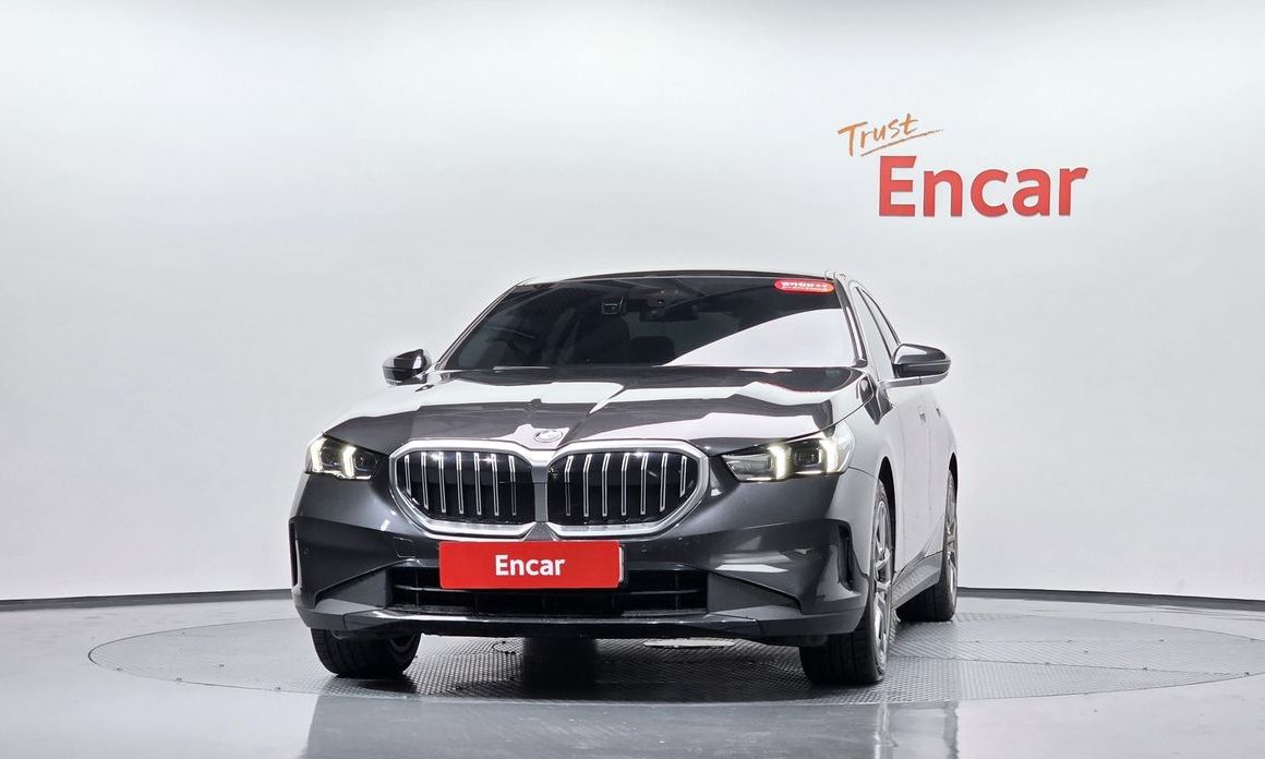 BMW 5-Series 520i, 2024