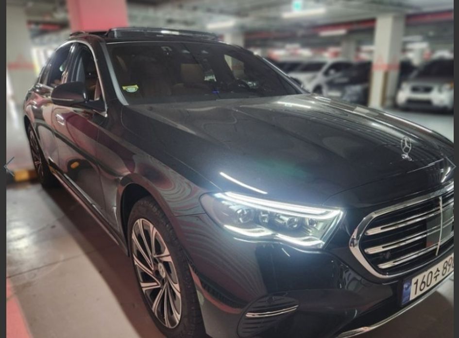 Mercedes-Benz E-Class E300 4MATIC Exclusive, 2024
