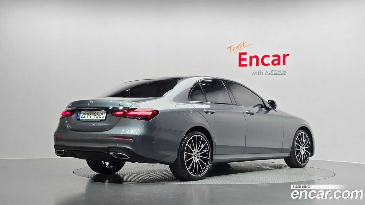Mercedes-Benz E-Class E350 4MATIC AMG Line, 2023
