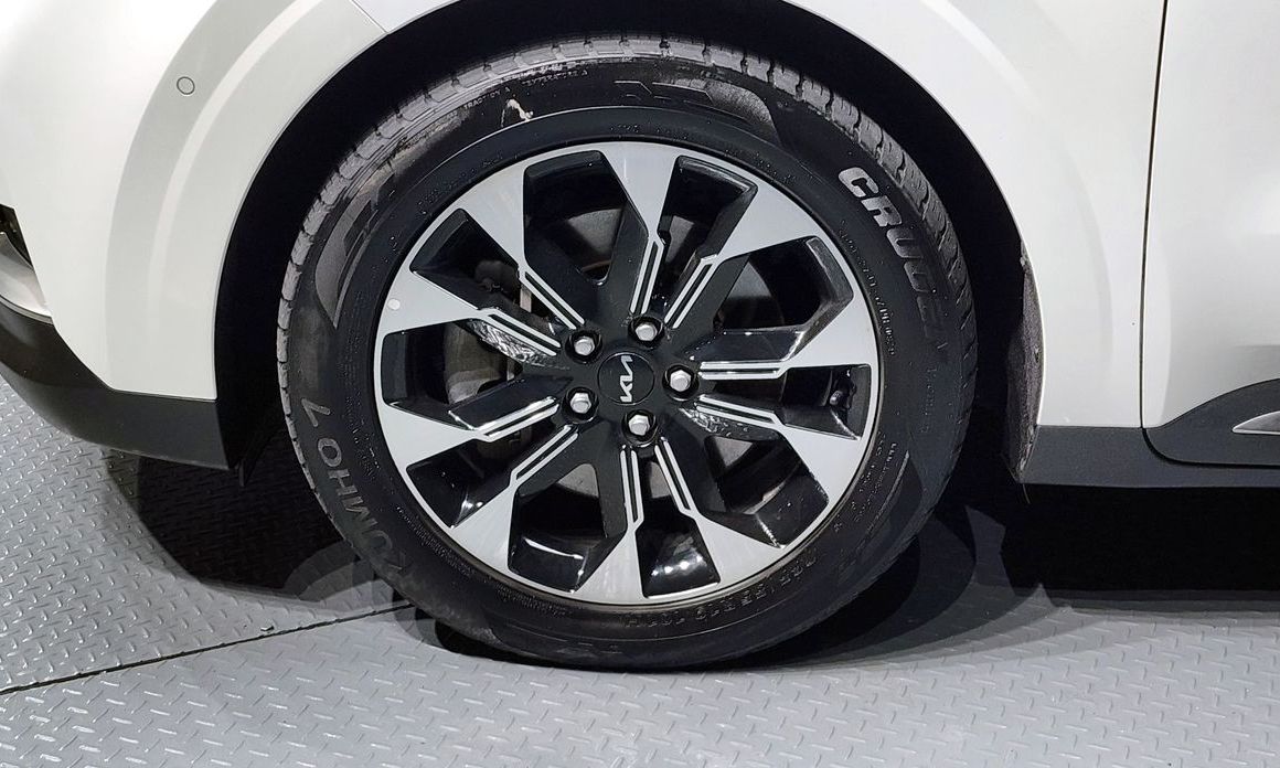 Kia Carnival 9-Seater Signature, 2023
