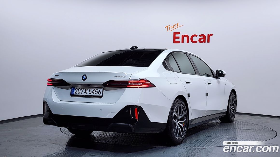 BMW 5-Series 523d xDrive M Sport, 2024