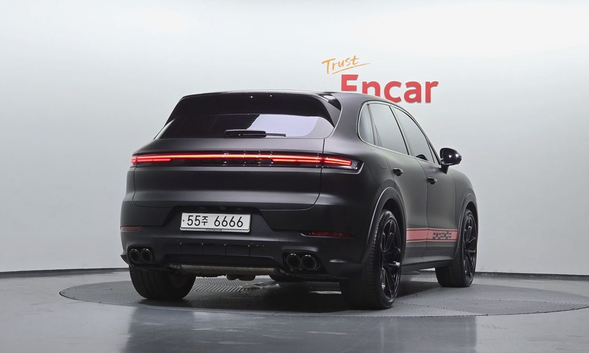 Porsche Cayenne 3.0, 2024