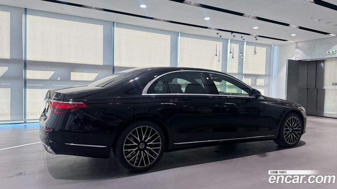 Mercedes-Benz S-Class S580L 4MATIC, 2025