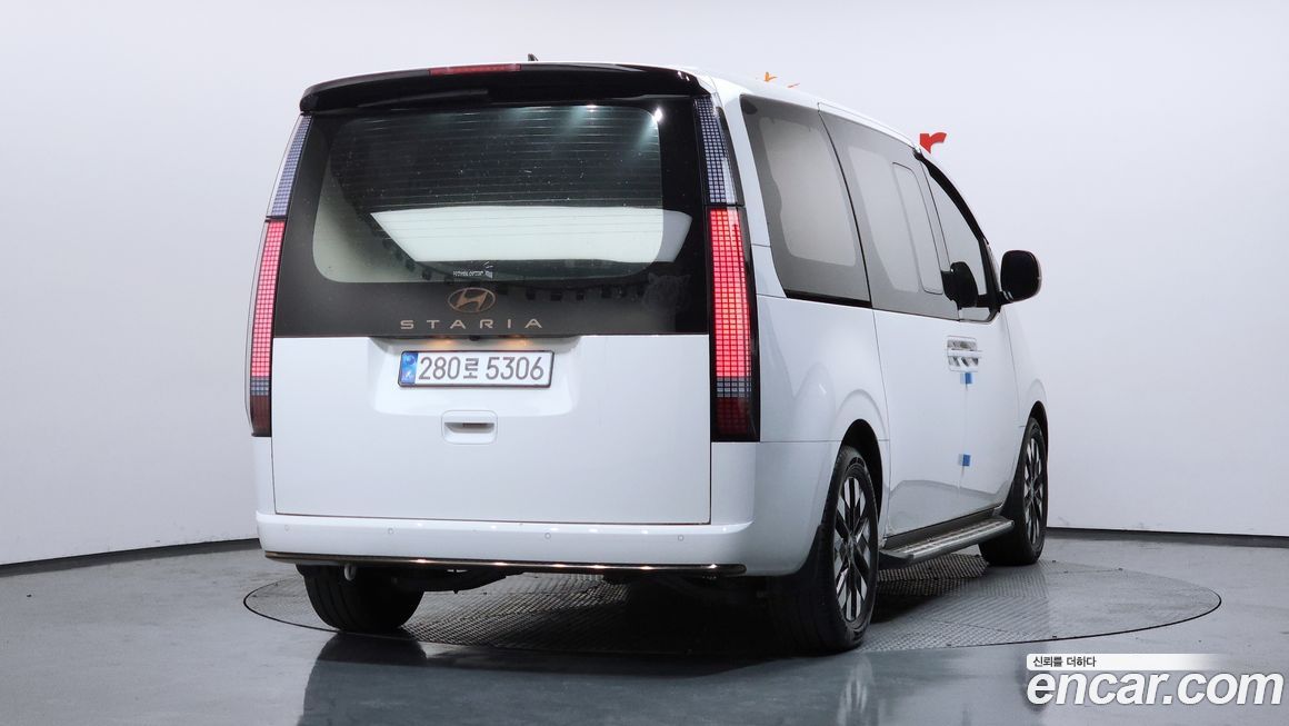 Hyundai Staria Lounge 9-Seater, 2025