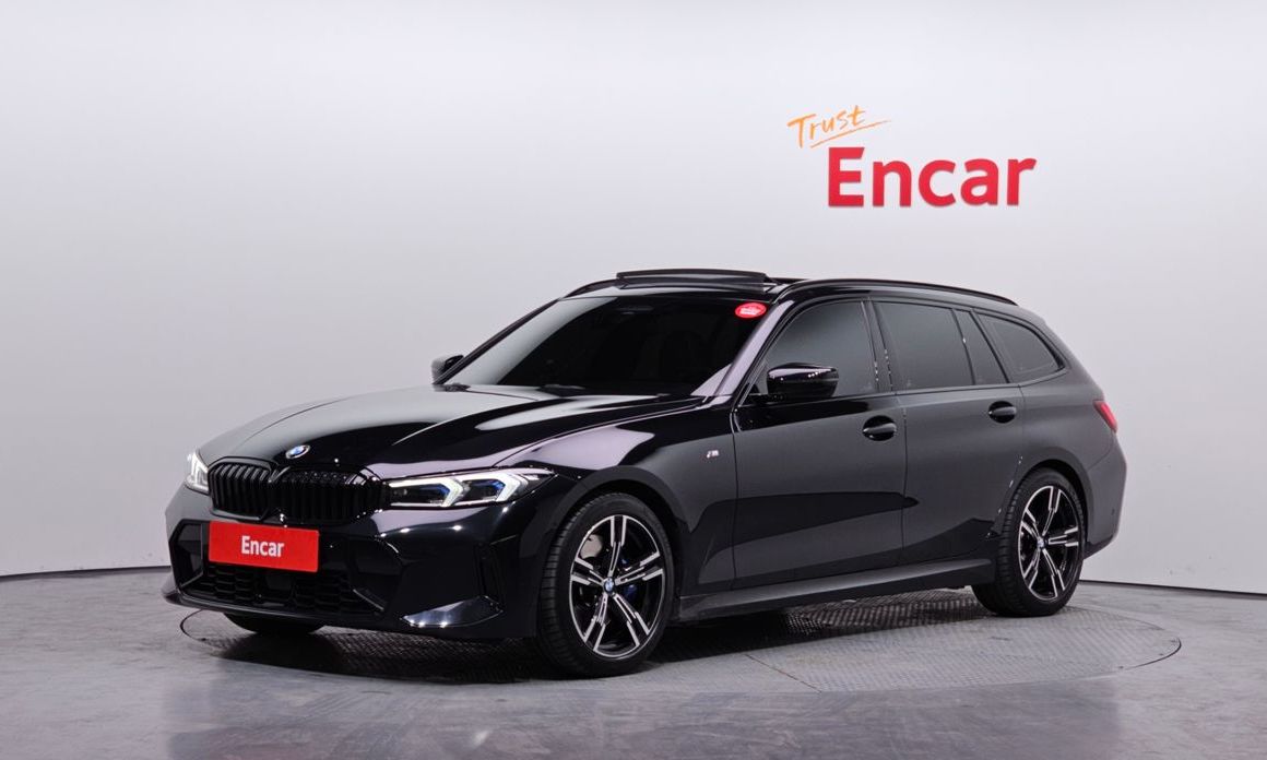 BMW 3-Series 320i Touring M Sports, 2024