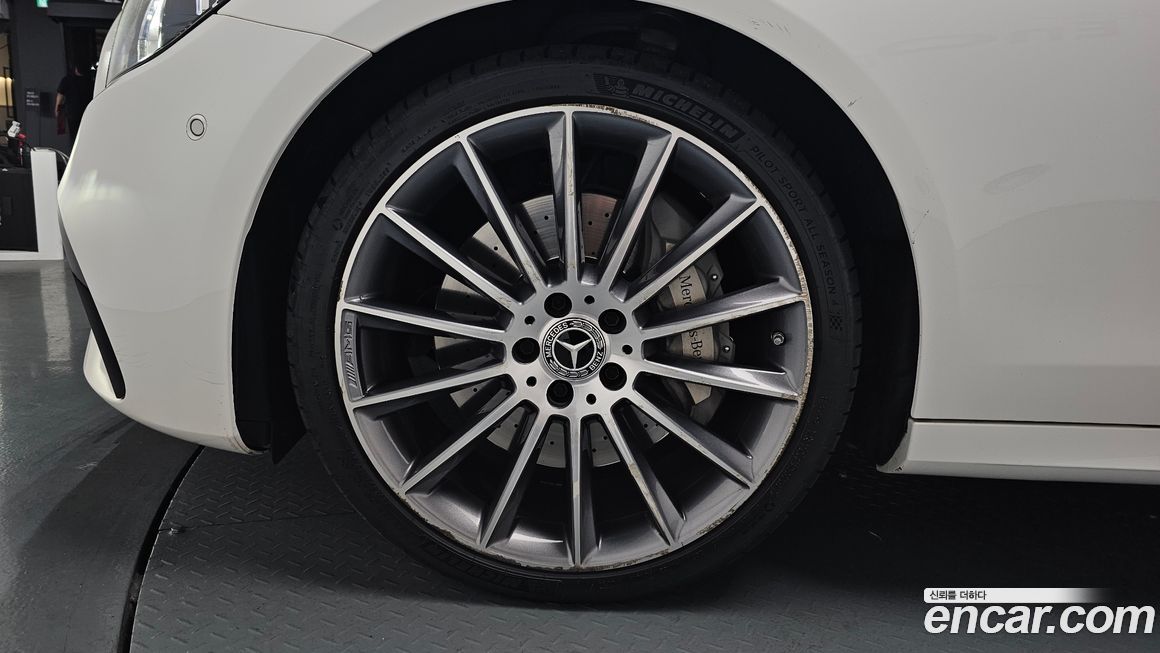 Mercedes-Benz E-Class E350 4MATIC AMG Line, 2021