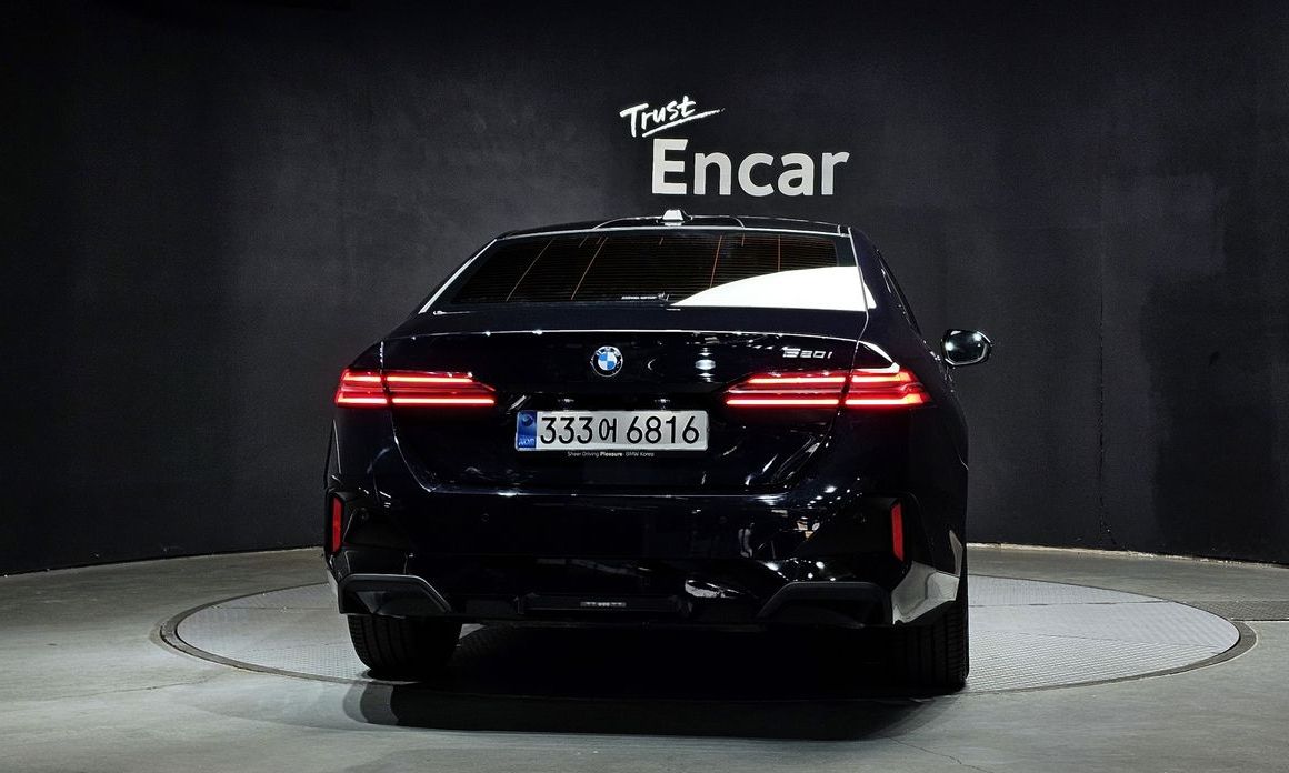 BMW 5-Series 520i M Sport, 2025