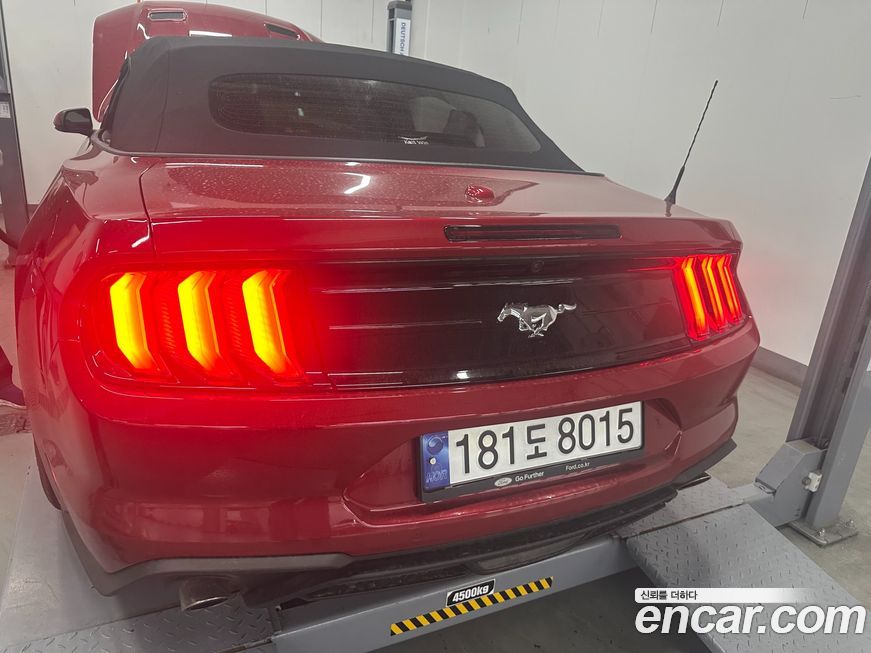 Ford Mustang Convertible, 2023