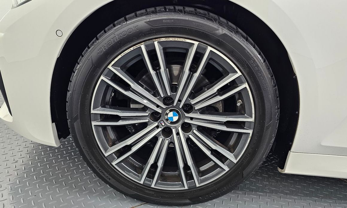 BMW 3-Series 320i M Sport, 2022