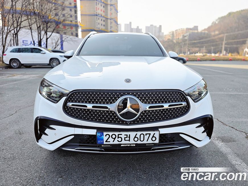 Mercedes-Benz GLC-Class GLC300 4MATIC AMG Line, 2023