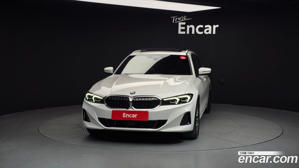 BMW 3-Series 320i Touring, 2024