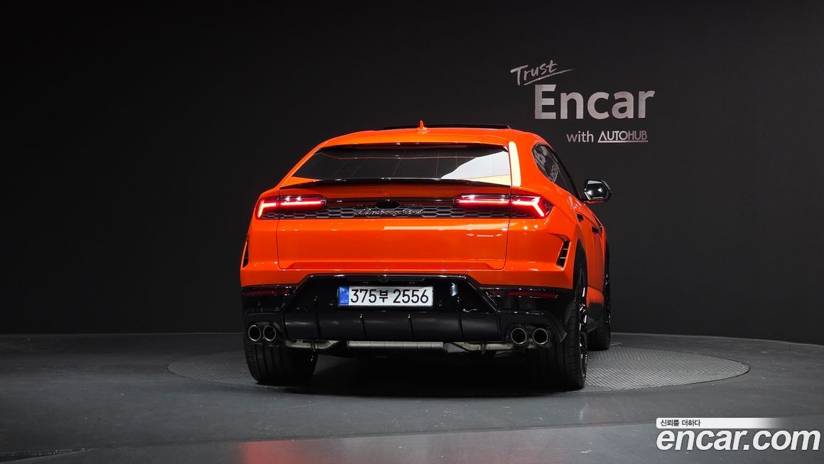 Lamborghini Urus 4.0 V8 SE, 2025
