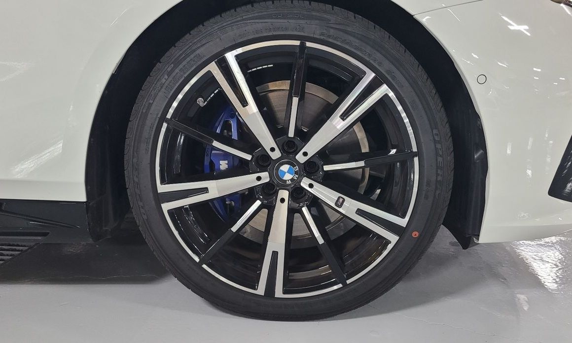 BMW 5-Series 530i xDrive M Sport, 2025