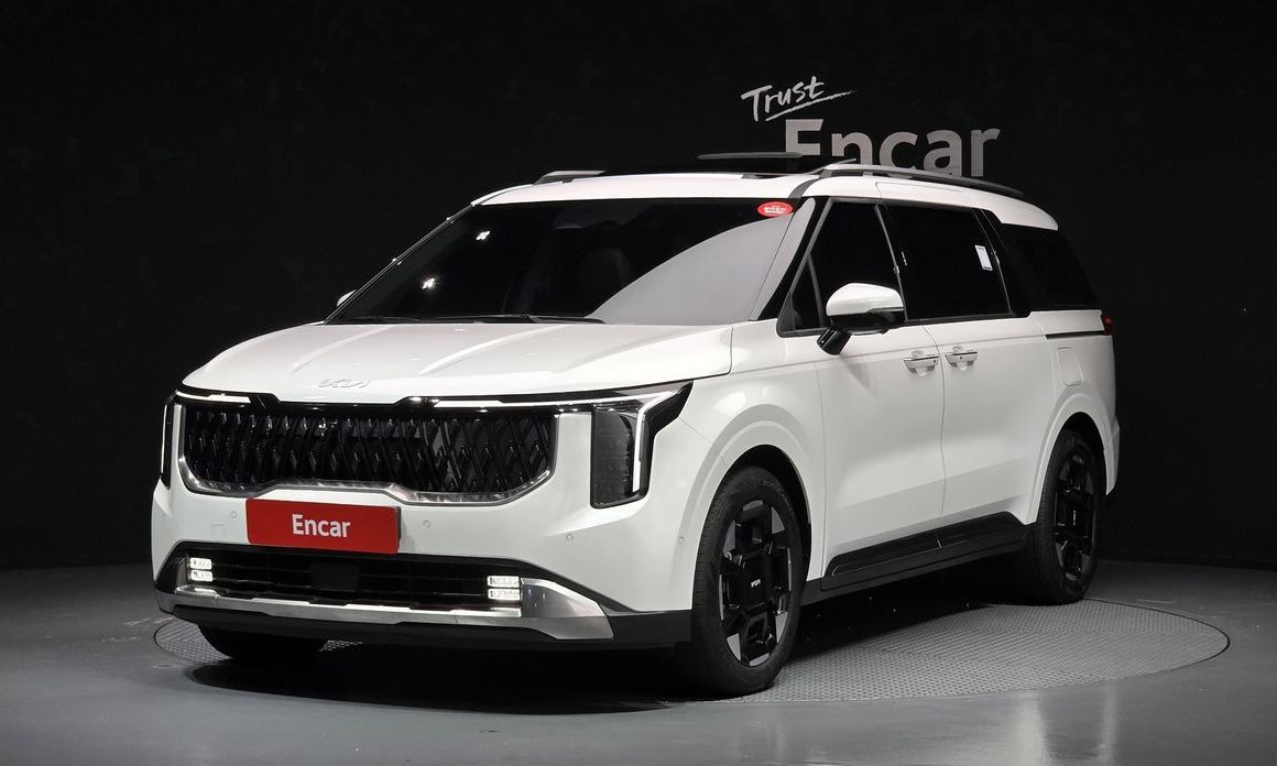Kia Carnival 9-Seater Signature, 2024