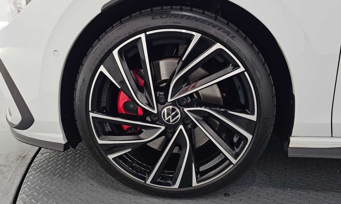 Volkswagen Golf 2.0 GTI, 2024
