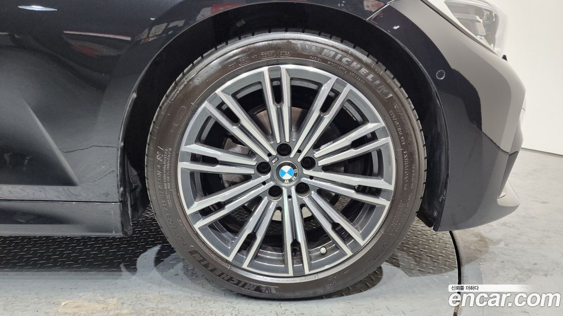 BMW 3-Series 320i M Sport, 2022