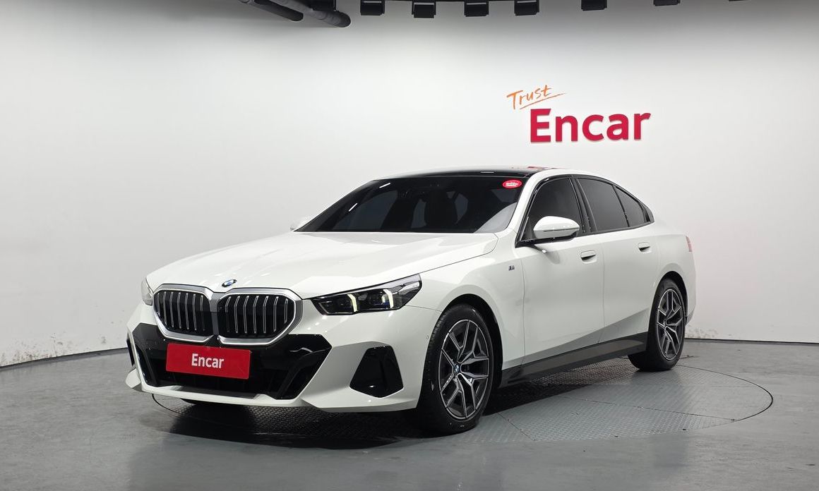 BMW 5-Series 520i M Sport, 2025