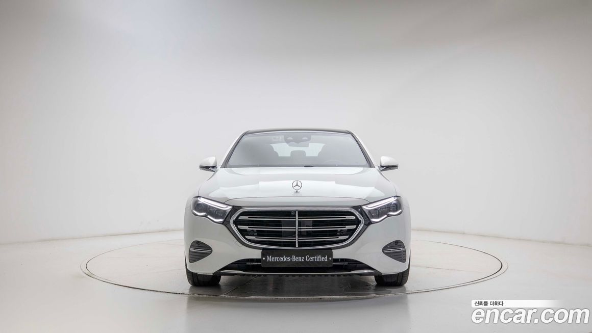 Mercedes-Benz E-Class E300 4MATIC Exclusive, 2026