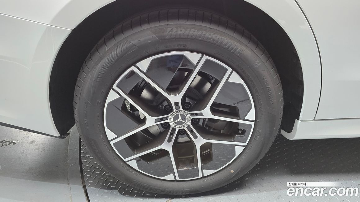 Mercedes-Benz E-Class E200 Avantgarde, 2026