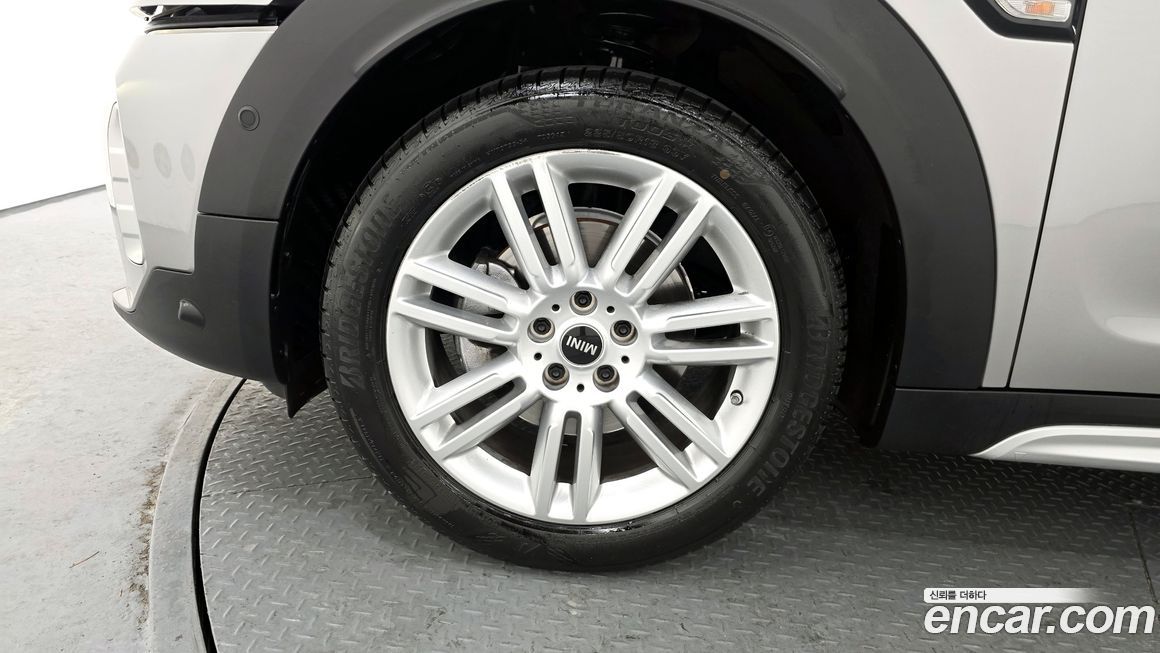 Mini Countryman Classic Plus Launch Pack, 2023