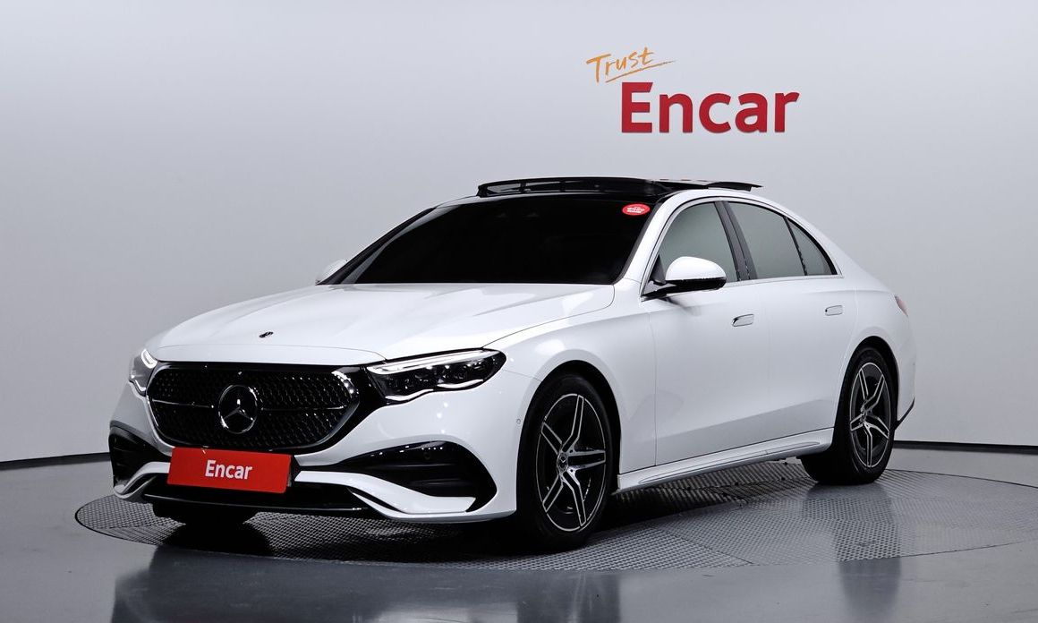 Mercedes-Benz E-Class E300 4MATIC AMG Line, 2024