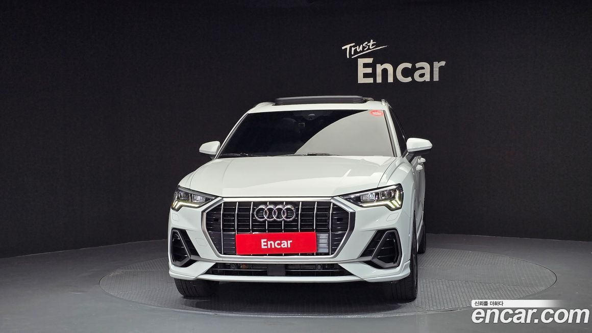 Audi Q3 35 TDI Premium, 2022