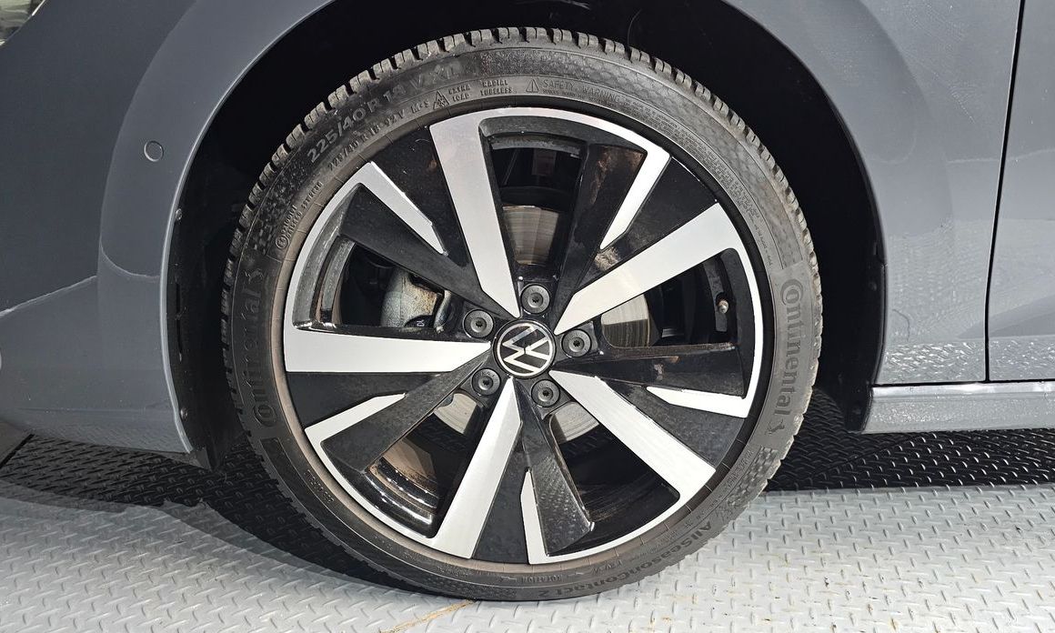 Volkswagen Golf 2.0 TDI Prestige, 2025
