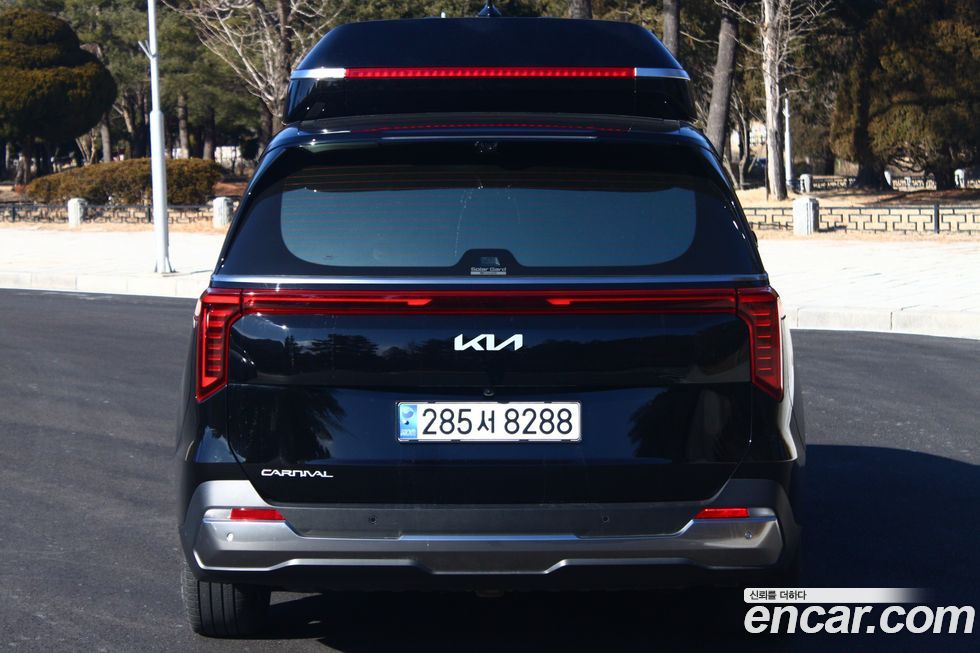 Kia Carnival 9-Seater Hi Limousine, 2024