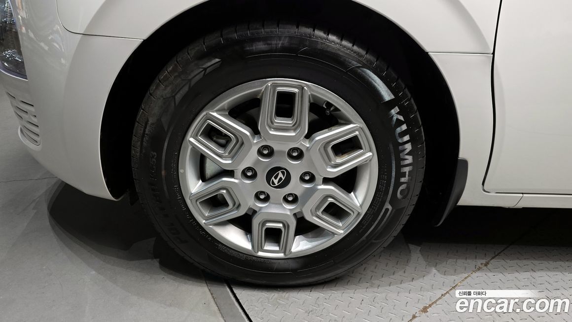 Hyundai Staria Cargo 5-Seater, 2025