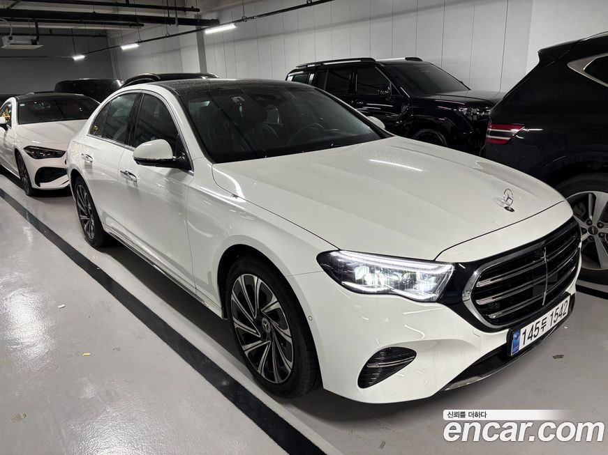 Mercedes-Benz E-Class E300 4MATIC Exclusive, 2025