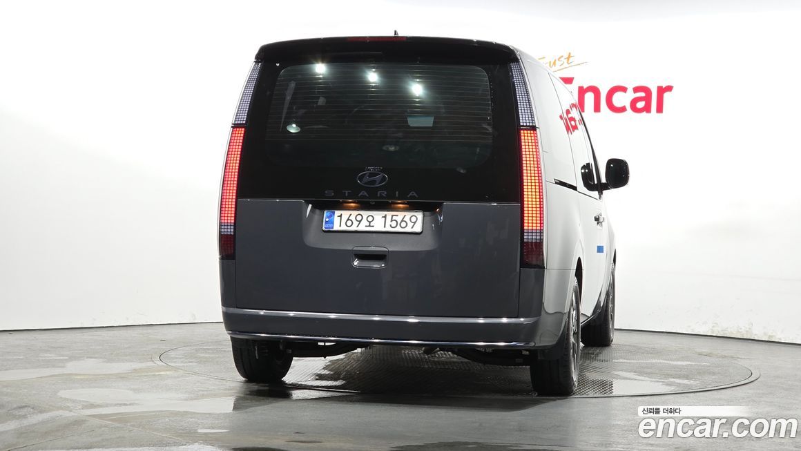 Hyundai Staria Lounge 9-Seater, 2025