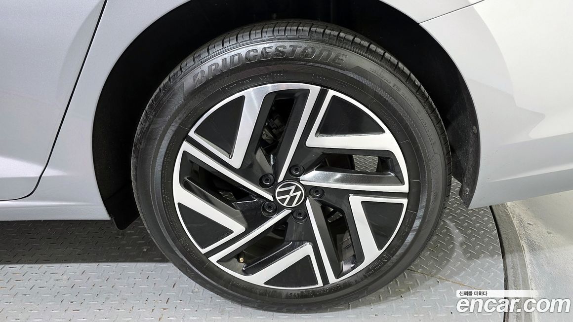 Volkswagen Jetta 1.5 TSI Prestige, 2023